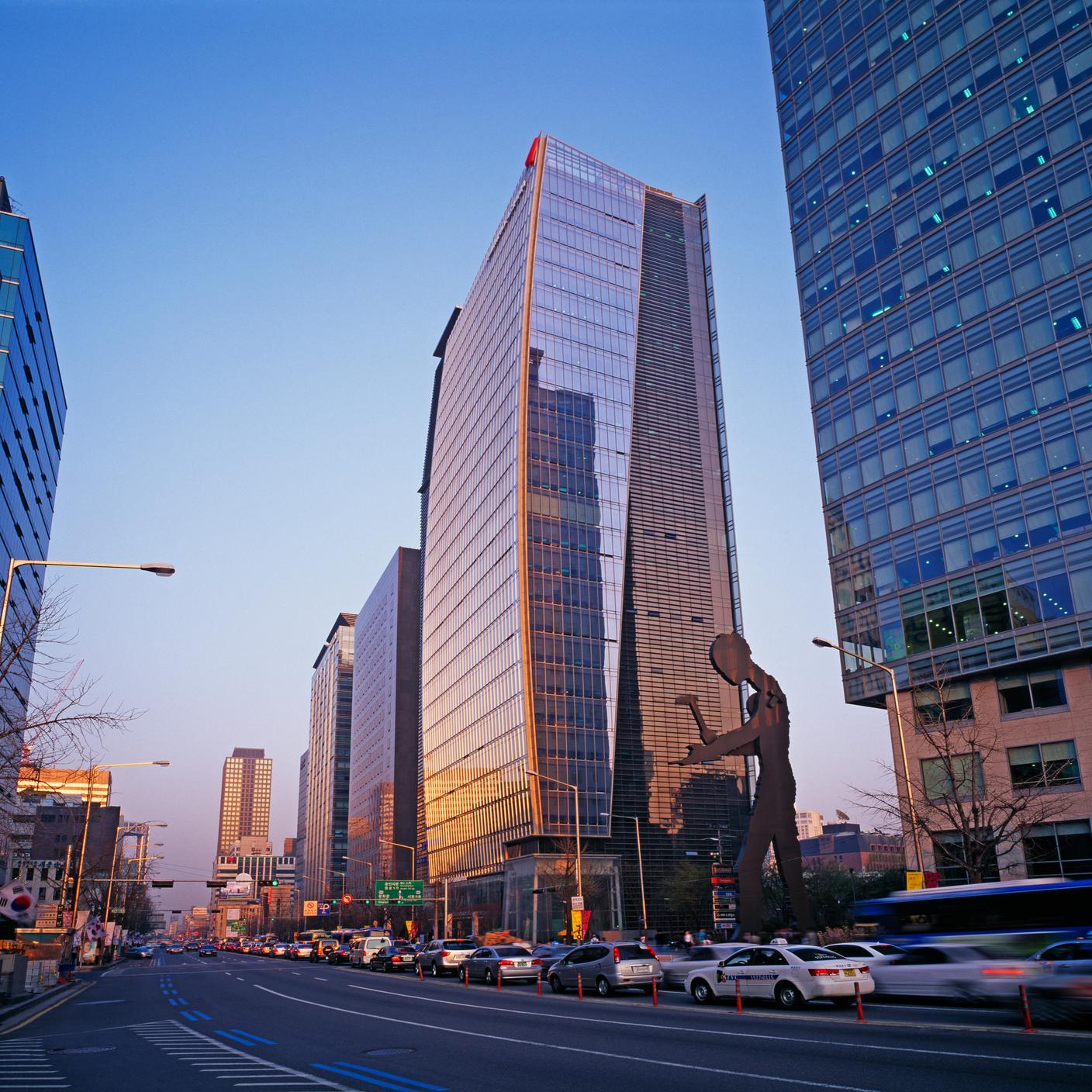 How samsung ISO 45001 - statue of hammering man in korea